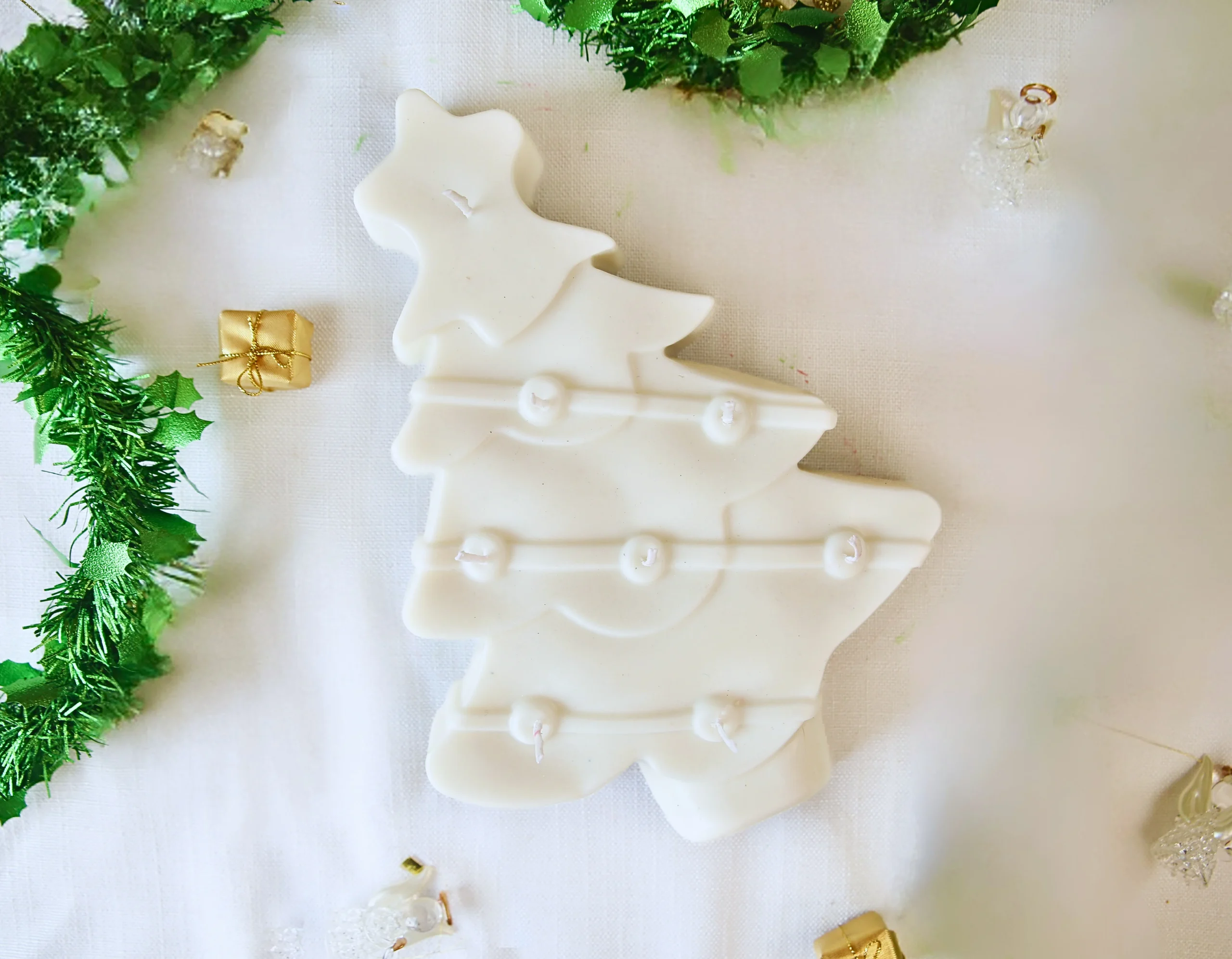 Tinsel & Tallow Table Candle - Image 2